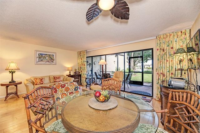 1800 COVE II PLACE 213, Sarasota, FL 34242