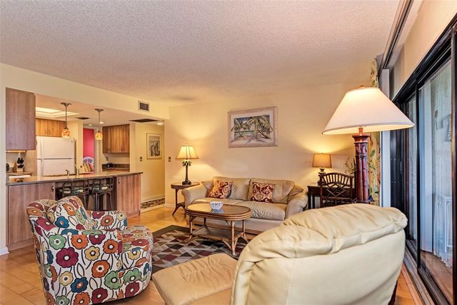 1800 COVE II PLACE 213, Sarasota, FL 34242
