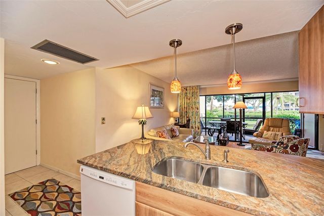 1800 COVE II PLACE 213, Sarasota, FL 34242