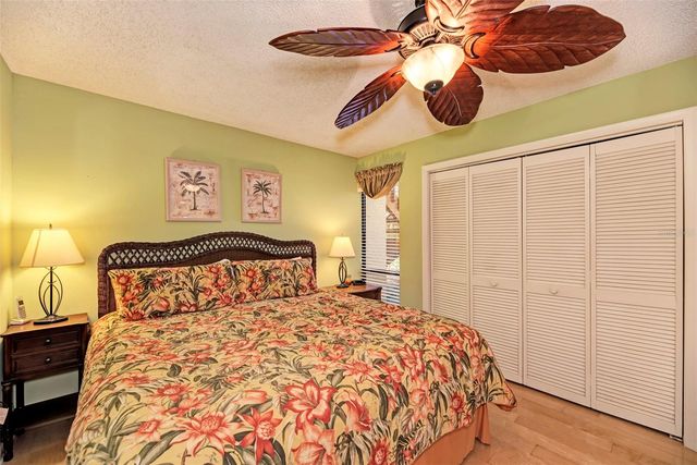 1800 COVE II PLACE 213, Sarasota, FL 34242