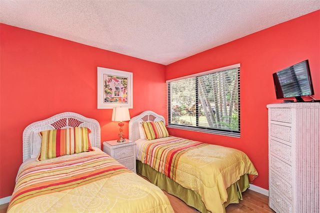 1800 COVE II PLACE 213, Sarasota, FL 34242