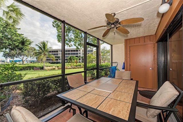 1800 COVE II PLACE 213, Sarasota, FL 34242