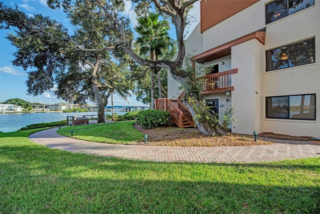 1800 COVE II PLACE 213, Sarasota, FL 34242