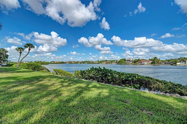 1800 COVE II PLACE 213, Sarasota, FL 34242