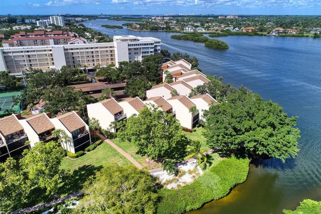 1800 COVE II PLACE 213, Sarasota, FL 34242