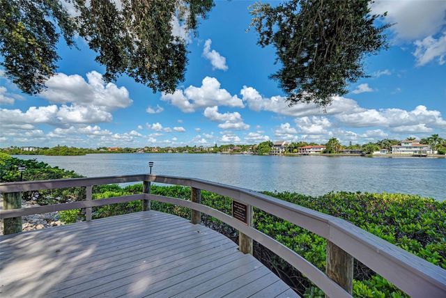 1800 COVE II PLACE 213, Sarasota, FL 34242