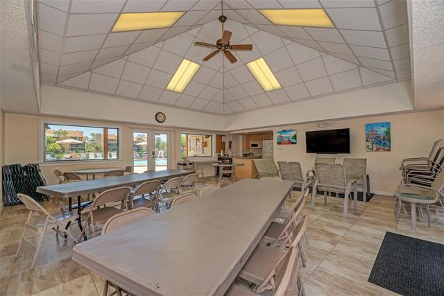 1800 COVE II PLACE 213, Sarasota, FL 34242