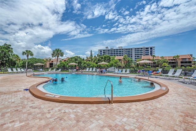 1800 COVE II PLACE 213, Sarasota, FL 34242
