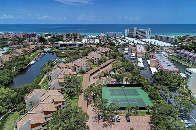 1800 COVE II PLACE 213, Sarasota, FL 34242