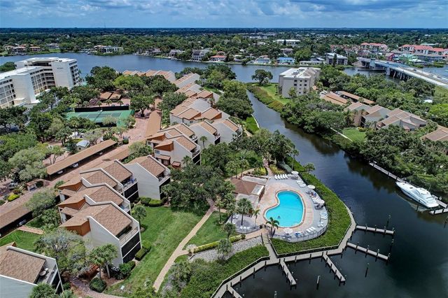 1800 COVE II PLACE 213, Sarasota, FL 34242