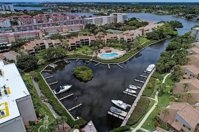1800 COVE II PLACE 213, Sarasota, FL 34242