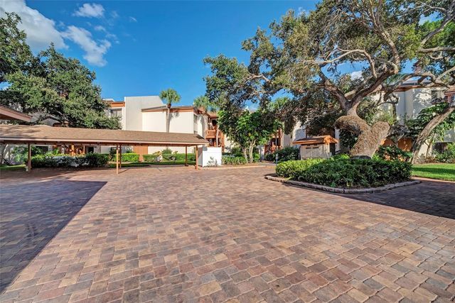 1800 COVE II PLACE 213, Sarasota, FL 34242