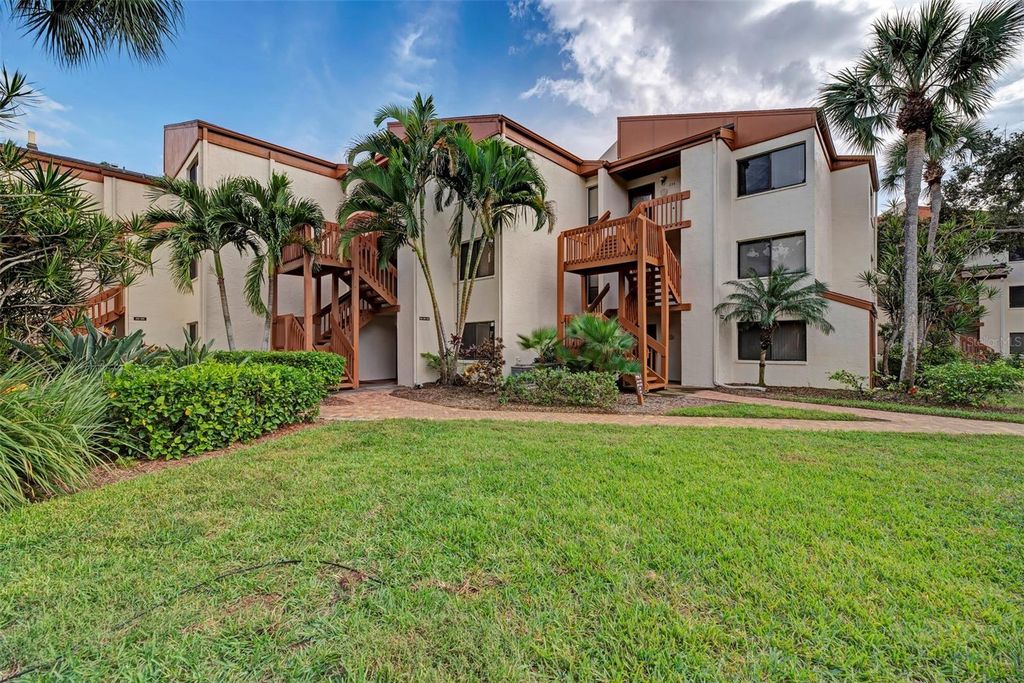 1800 COVE II PLACE 213, Sarasota, FL 34242