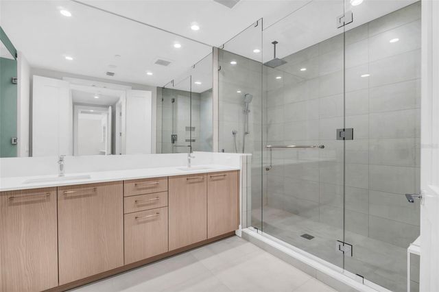 275 1ST AVENUE S 2304, St Petersburg, FL 33701