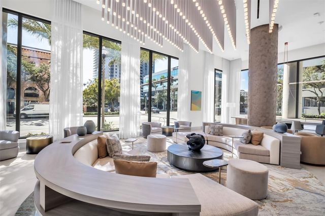 275 1ST AVENUE S 2304, St Petersburg, FL 33701