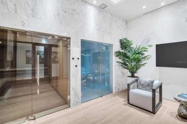 275 1ST AVENUE S 2304, St Petersburg, FL 33701