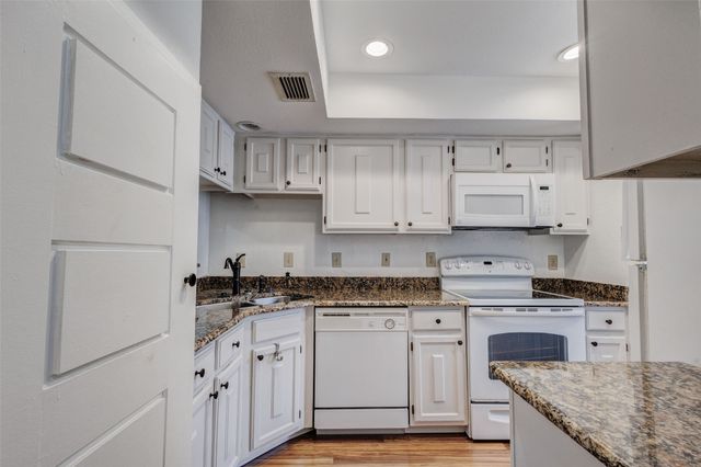 3635 Garden Brook Drive 21300, Farmers Branch, TX 75234