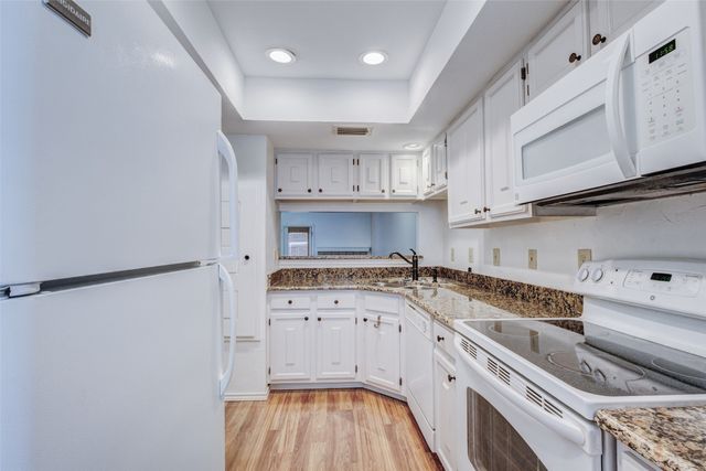 3635 Garden Brook Drive 21300, Farmers Branch, TX 75234