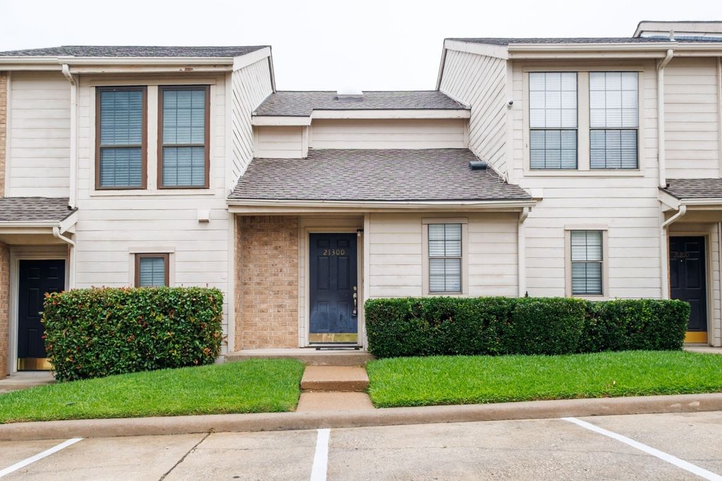 3635 Garden Brook Drive 21300, Farmers Branch, TX 75234