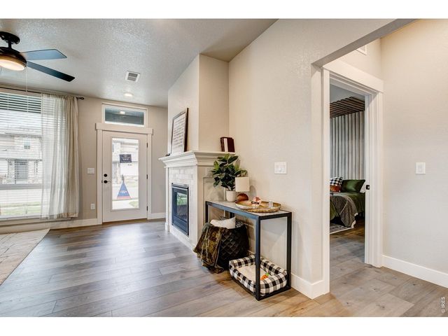 245 High Point Dr 208, Longmont, CO 80504