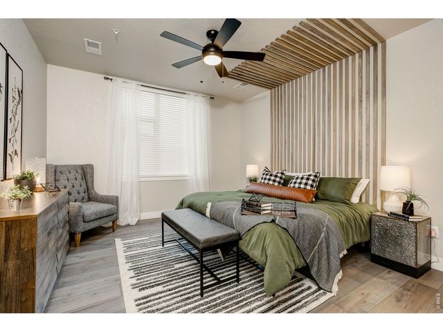 245 High Point Dr 208, Longmont, CO 80504