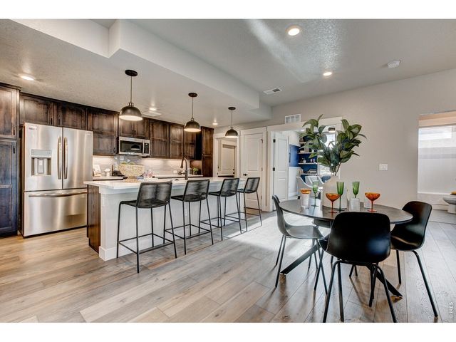245 High Point Dr 208, Longmont, CO 80504
