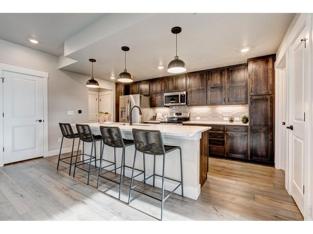 245 High Point Dr 208, Longmont, CO 80504