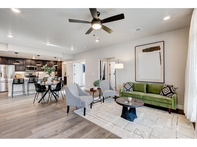 245 High Point Dr 208, Longmont, CO 80504