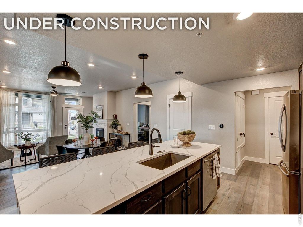 245 High Point Dr 208, Longmont, CO 80504