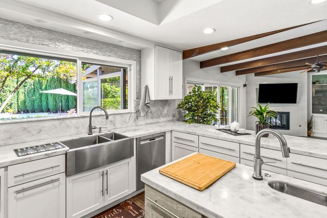 4145 Pasadena Ave, Sacramento, CA 95821