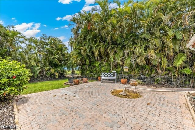 10099 Tropical DR, Bonita Springs, FL 34135