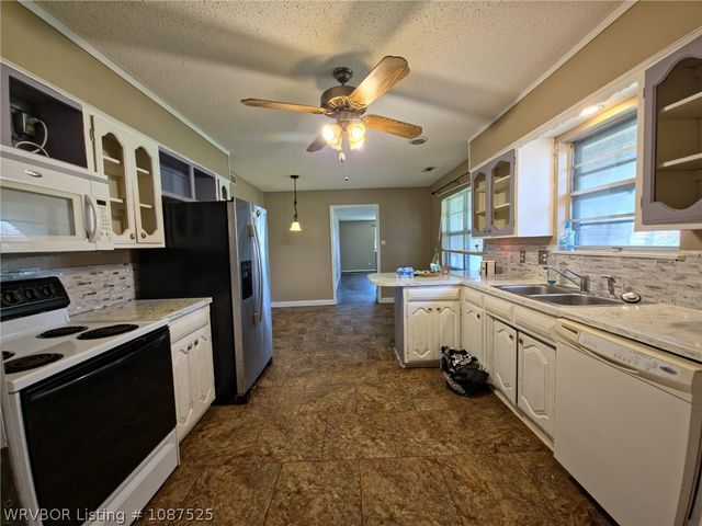 109 Woodbine Avenue, Poteau, OK 74953