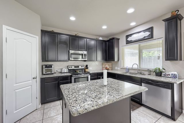 5808 Windy Meadow Lane, Grand Prairie, TX 75052