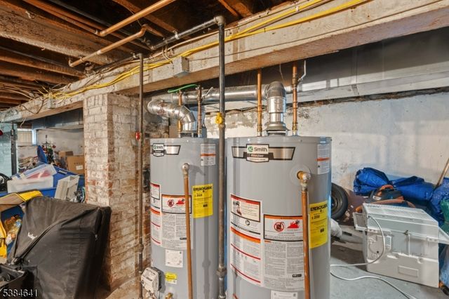 258 Ackerman Ave, Clifton City, NJ 07011