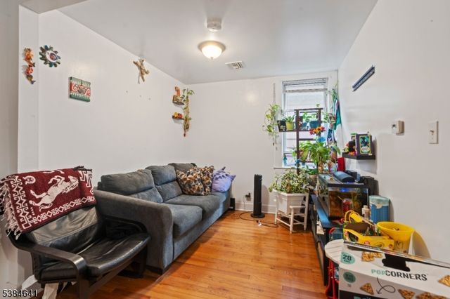 258 Ackerman Ave, Clifton City, NJ 07011