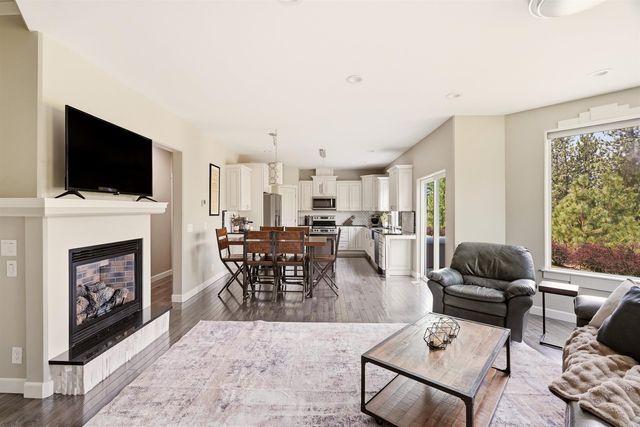 4007 W Shawnee Ln, Spokane, WA 99208
