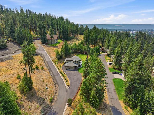 4007 W Shawnee Ln, Spokane, WA 99208