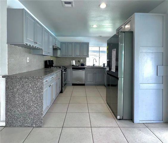 1321 E Lingard Street, Lancaster, CA 93535