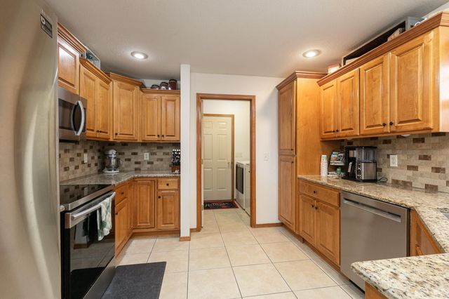 184 N Apricot Court, Nixa, MO 65714