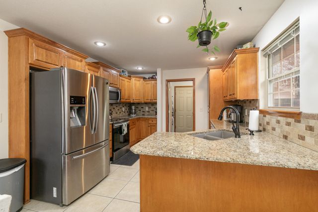 184 N Apricot Court, Nixa, MO 65714