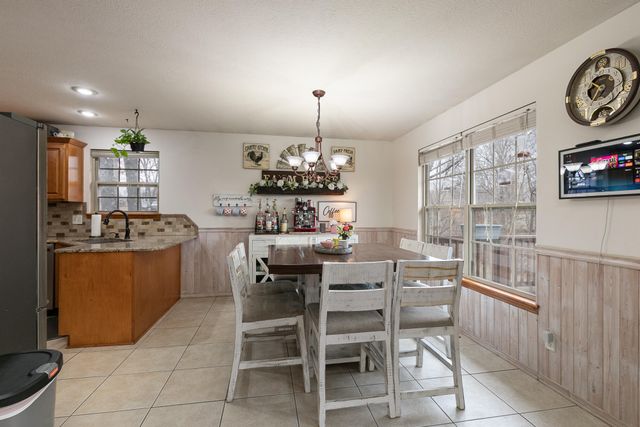 184 N Apricot Court, Nixa, MO 65714