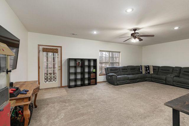 184 N Apricot Court, Nixa, MO 65714