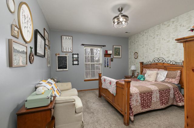 184 N Apricot Court, Nixa, MO 65714