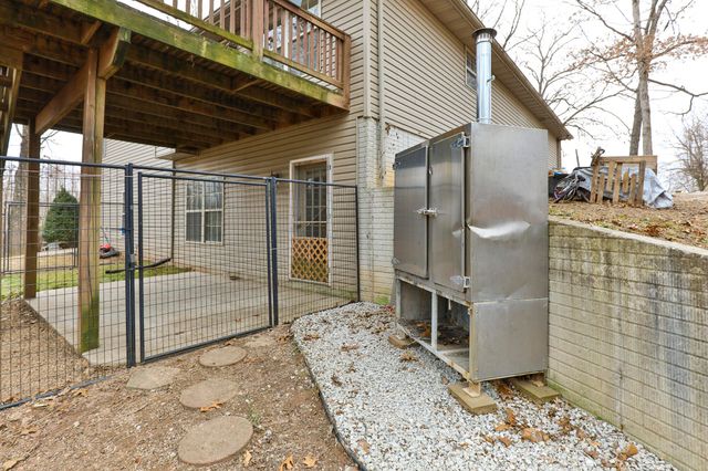 184 N Apricot Court, Nixa, MO 65714