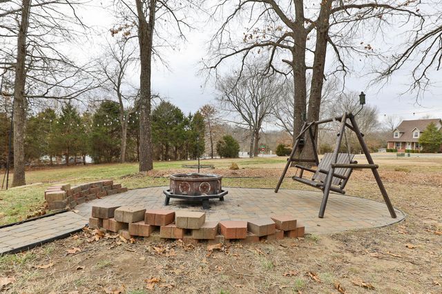 184 N Apricot Court, Nixa, MO 65714