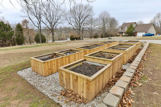 184 N Apricot Court, Nixa, MO 65714