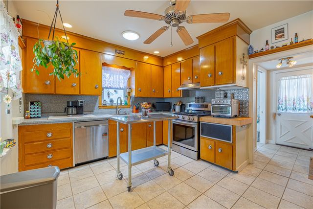 43 Duane Street, Warwick, RI 02818