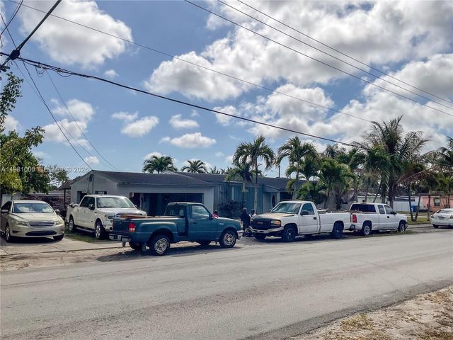 2515 SW 44th Ave, West Park, FL 33023