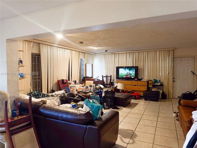 2515 SW 44th Ave, West Park, FL 33023