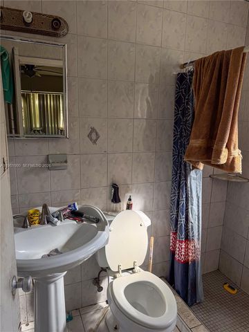 2515 SW 44th Ave, West Park, FL 33023